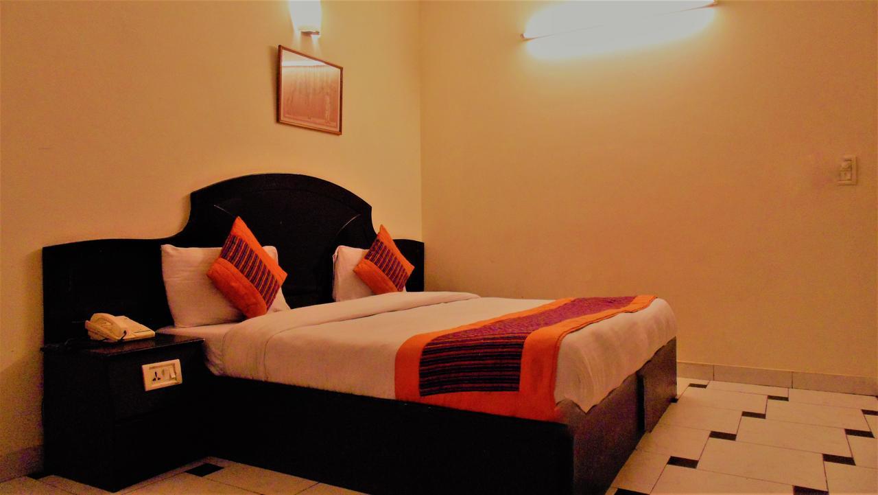Hotel Maharaja Delhi Kültér fotó